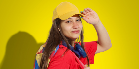 ragazza neodiplomata felice