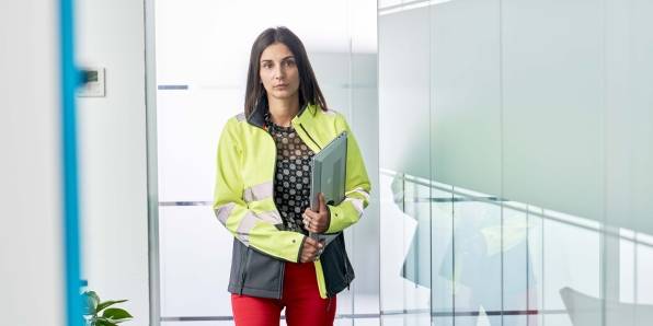 Collega con divisa magazzino