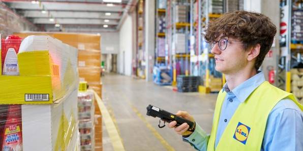 Collega in magazzino