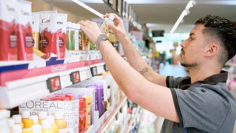 addetto vendite in area prodotti beauty Cien