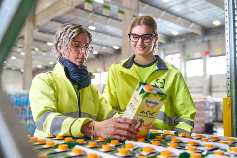 apprendista e tutor in magazzino