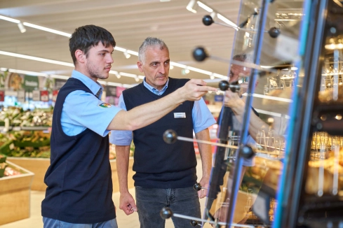 apprendista e tutor in filiale nella zona back-off