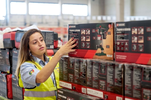 Collega in magazzino sistema prodotti parkside