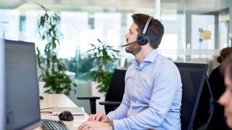 Collega uomo team Marketing