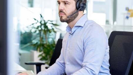 Collega a PC in ufficio con cuffie