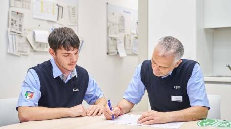 assistant store manager firma